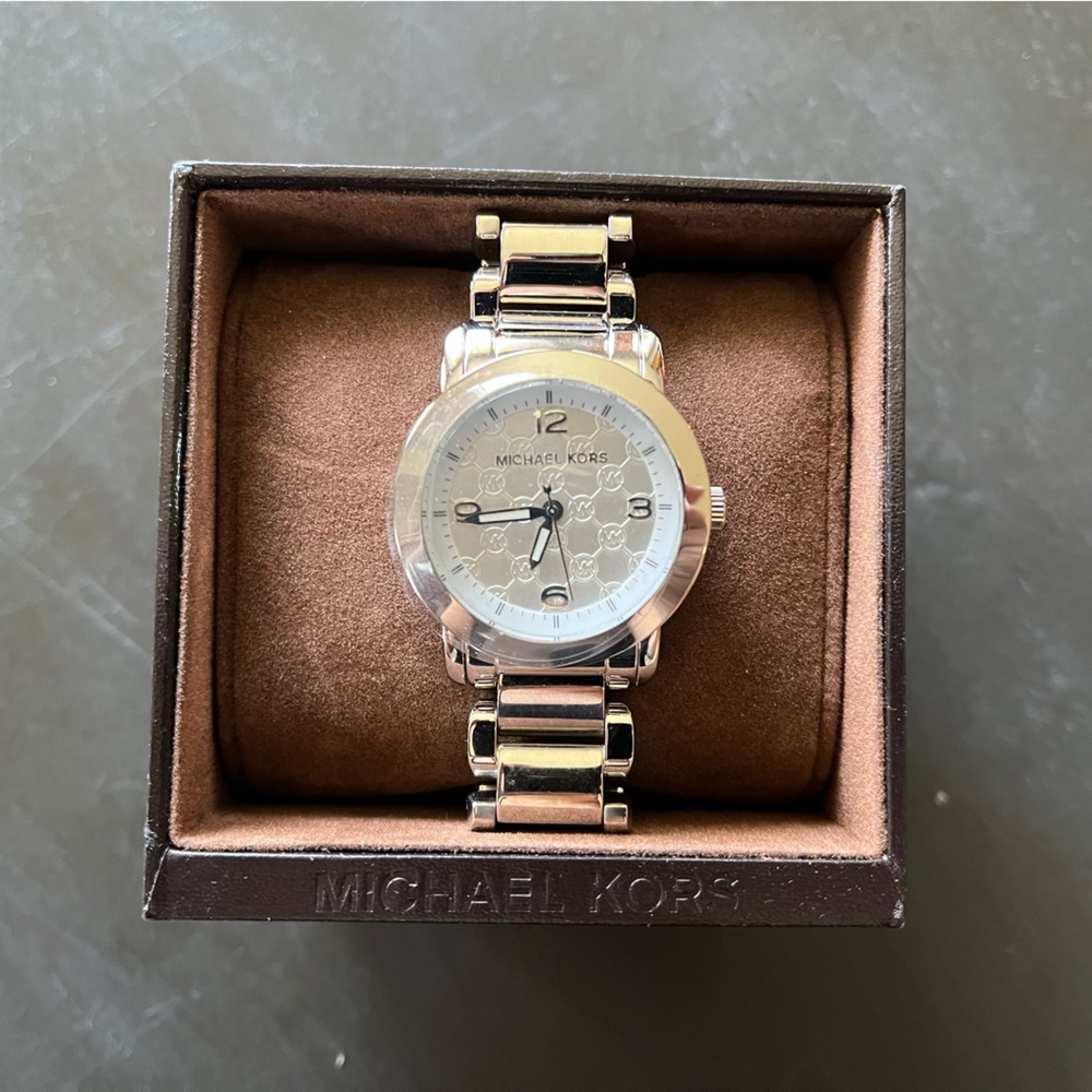 Michael Kors Janey Silver, Stainless Steel Watch ⏱🥰